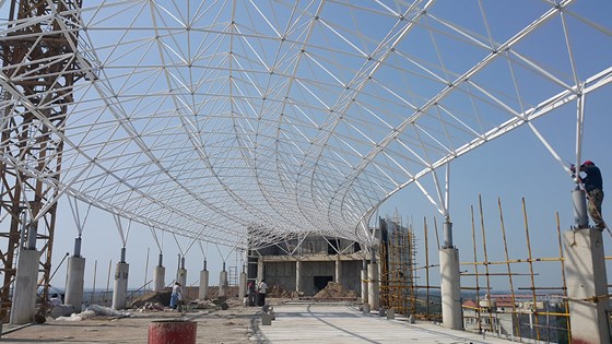 مراحل-ساخت-سقف-سازه-فضایی-دنیای-ارزو-ساری.jpg