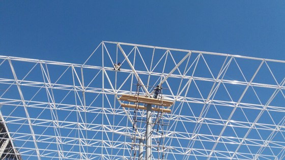 داروسازی سازه فضاکار سازه فضایی شرکت سان افق نور چلیک سقف سالن (7).jpg