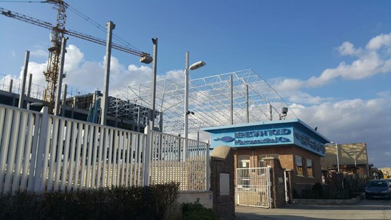 داروسازی سازه فضاکار سازه فضایی شرکت سان افق نور چلیک سقف سالن.jpg