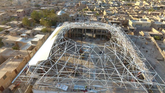 حسینیه روستای شمسی سازه فضاکار سازه فضایی شرکت سان افق نور سقف پاچه ای فرم پارچه ای تاشه (13).jpg
